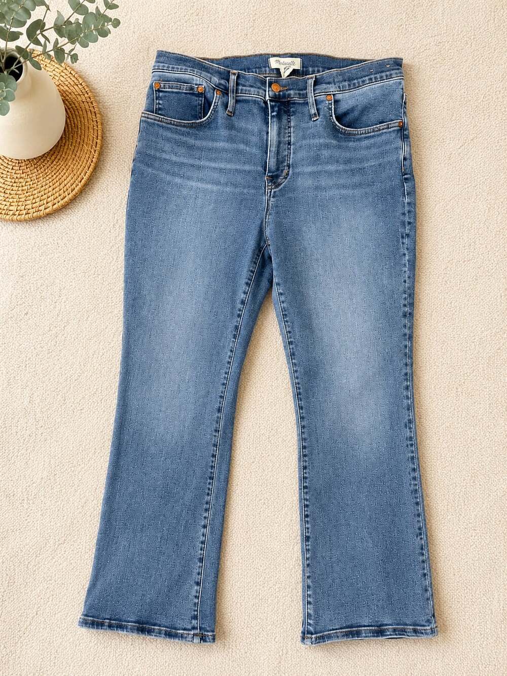 Madewell Mid Rise Kick Out Crop Jeans Womenโs 31 Light Wash Stretch Denim